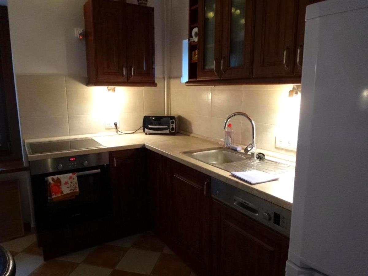 Laszlo Apartman Apartment Тихани Екстериор снимка