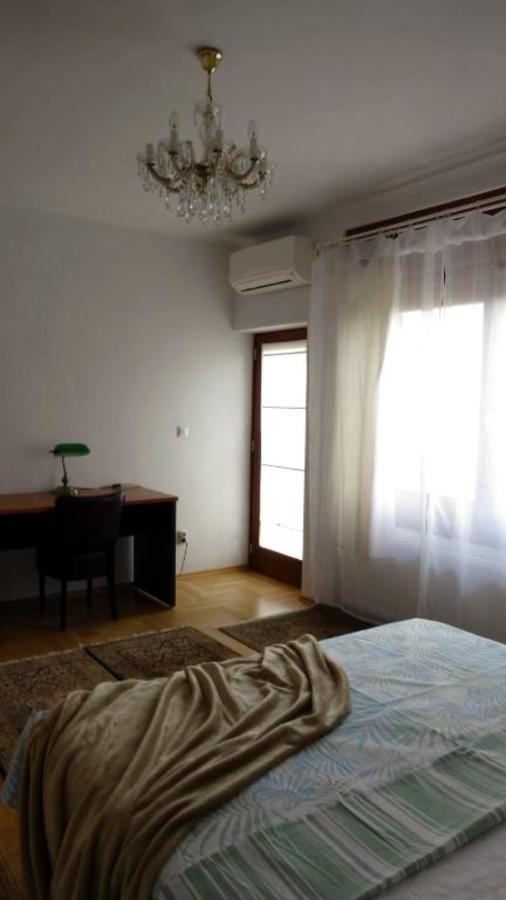 Laszlo Apartman Apartment Тихани Екстериор снимка