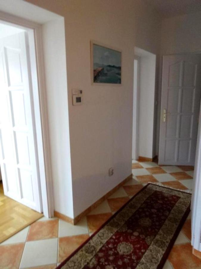 Laszlo Apartman Apartment Тихани Екстериор снимка