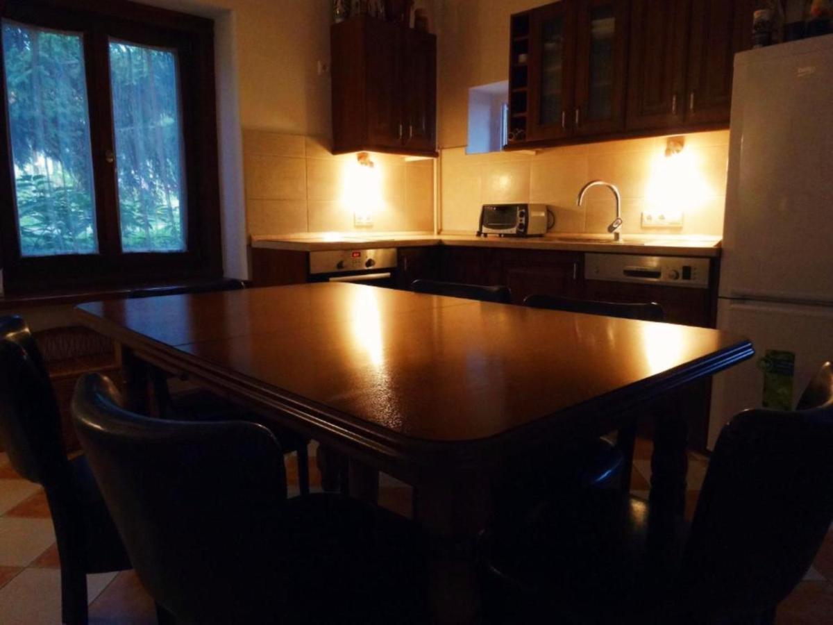 Laszlo Apartman Apartment Тихани Екстериор снимка