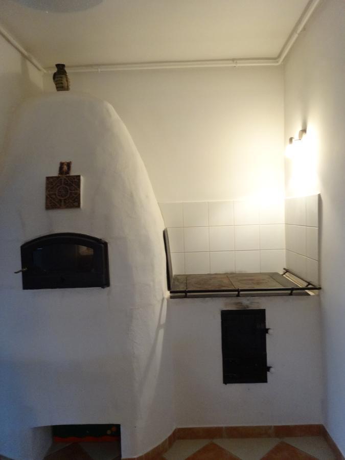 Laszlo Apartman Apartment Тихани Екстериор снимка