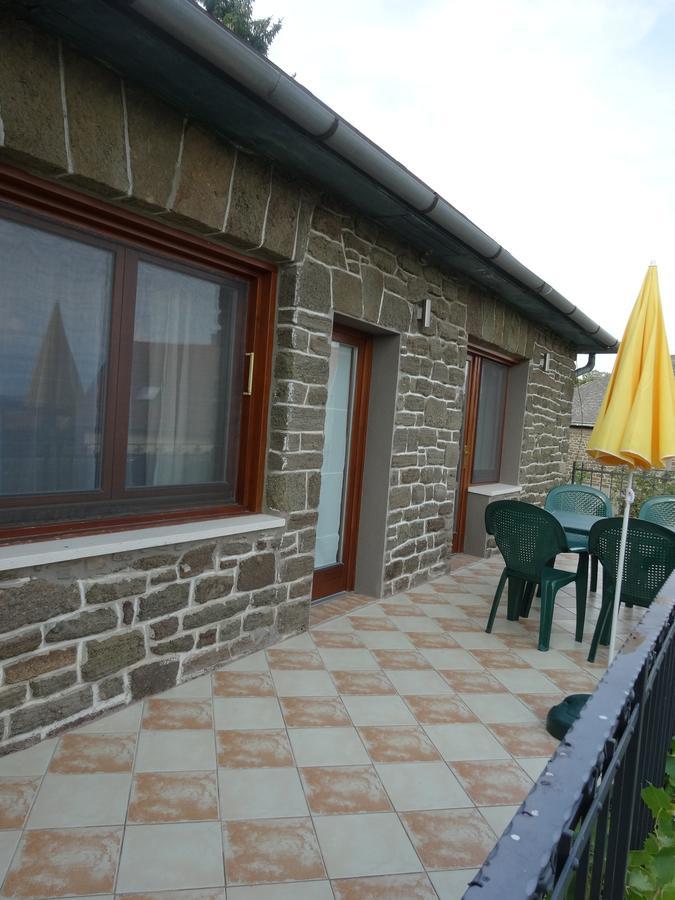 Laszlo Apartman Apartment Тихани Екстериор снимка